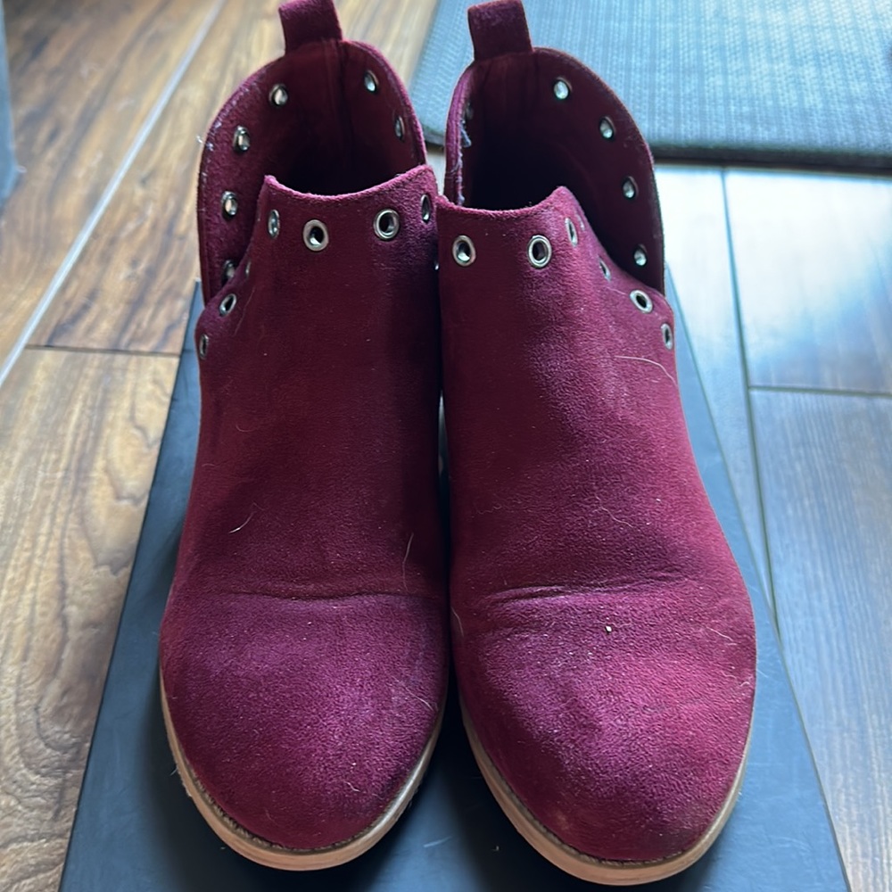 Bootie‎ - Picture 2 of 3